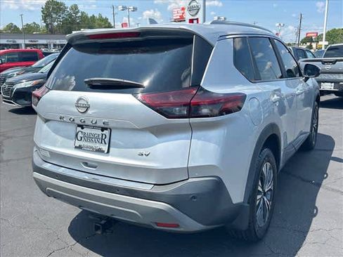 Used 2023 Nissan Rogue SV w/ SV Premium B Package FWD image 3
