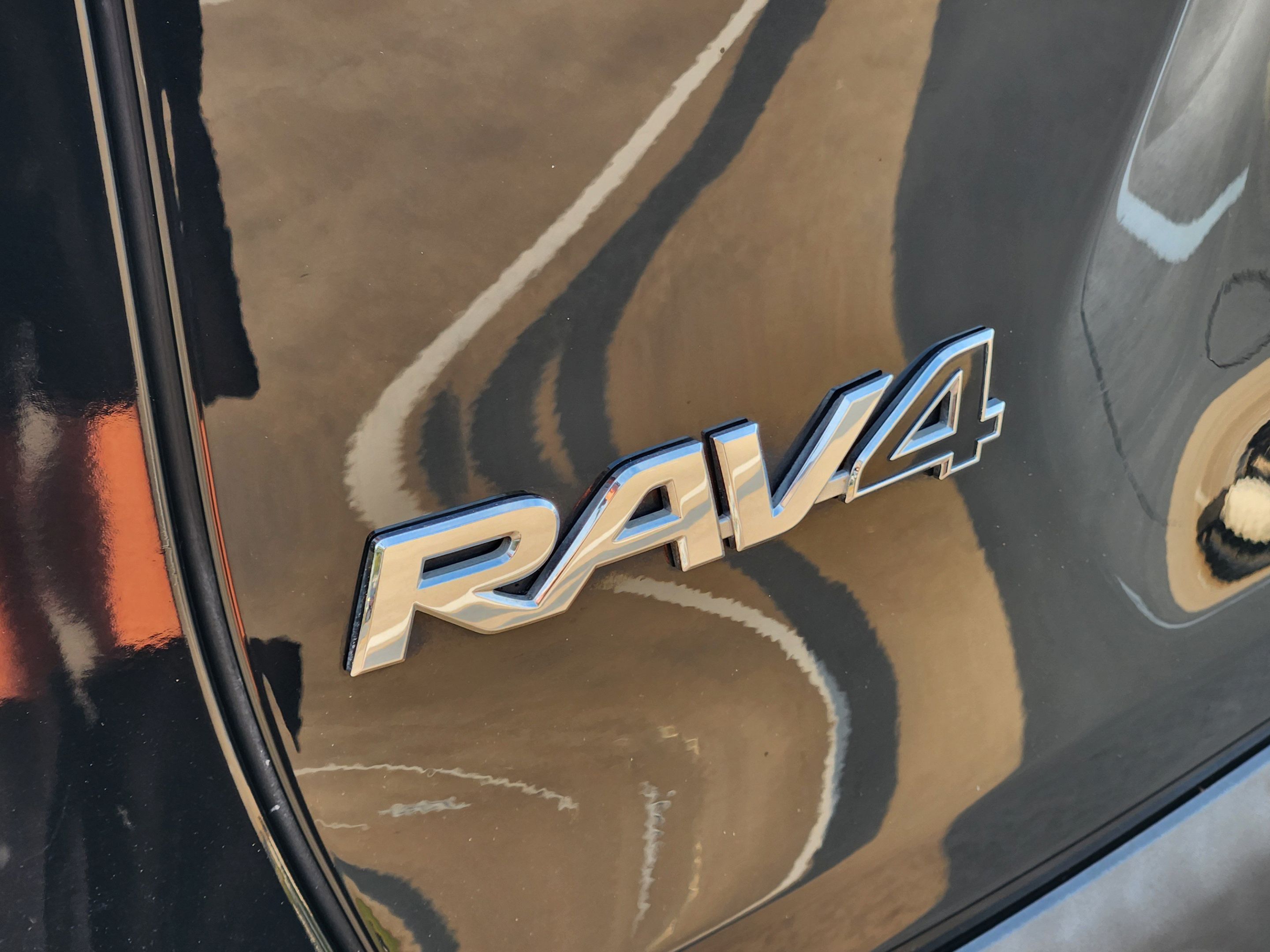 Used 2019 Toyota RAV4 Limited w/ Cold Weather Package FWD image 38