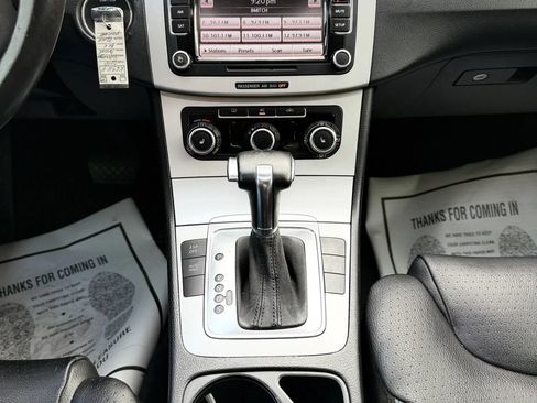 Used 2010 Volkswagen Passat Komfort FWD image 20