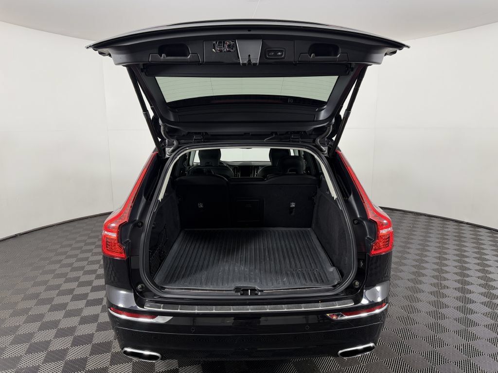 Used 2021 Volvo XC60 T5 Inscription w/ Protection Package Premier AWD/4WD image 9
