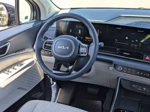 Certified 2026 Kia Carnival EX FWD image 14