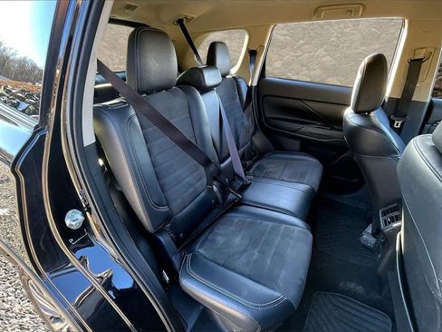 Used 2019 Mitsubishi Outlander SE image 24