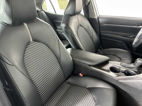 Used 2021 Toyota Camry SE image 28