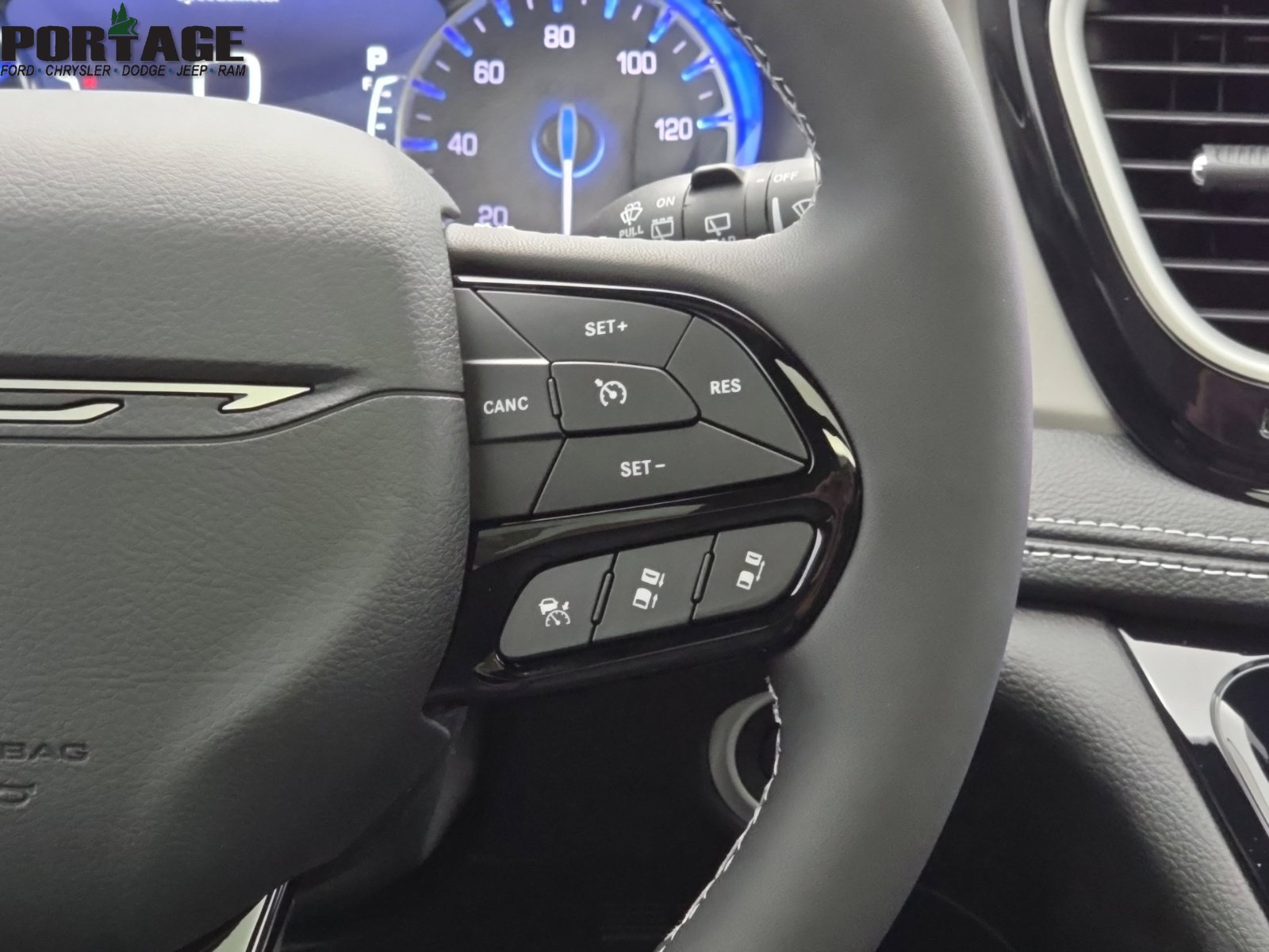 New 2027 Chrysler Pacifica Limited AWD/4WD image 23