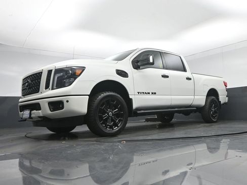 Used 2019 Nissan Titan SL w/ Midnight Edition image 61