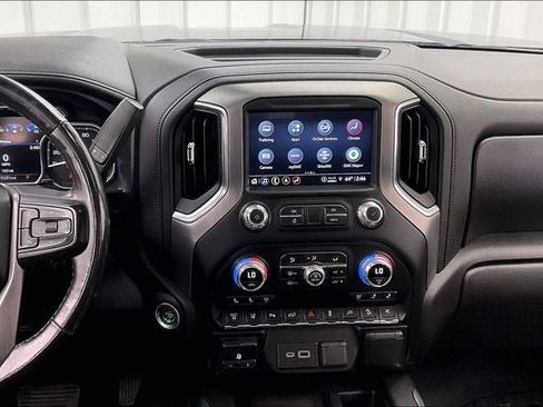Used 2021 GMC Sierra 2500 Denali w/ Denali Black Diamond Edition AWD/4WD image 6