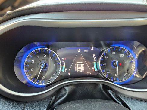 Used 2022 Chrysler Pacifica Touring-L FWD image 11