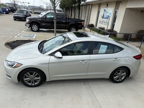 Used 2018 Hyundai Elantra Value Edition image 3