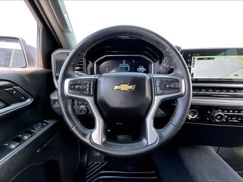 Used 2023 Chevrolet Silverado 1500 LT AWD/4WD image 17