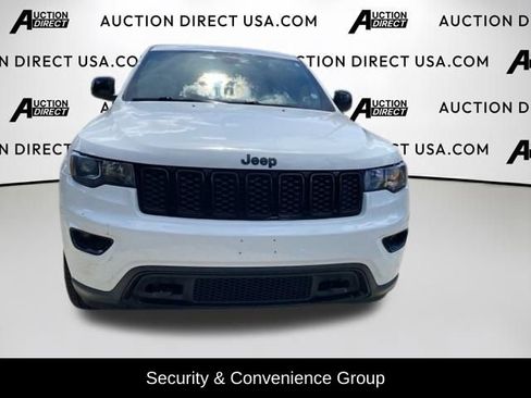 Used 2019 Jeep Grand Cherokee Laredo image 5