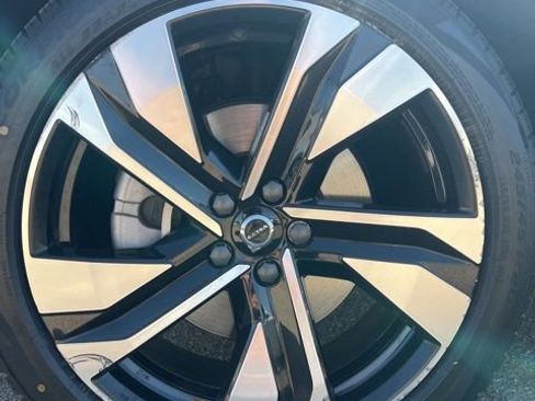 Used 2023 Volvo XC40 B5 Ultimate w/ Protection Package Premier AWD/4WD image 35