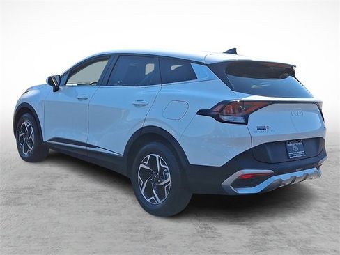 Used 2024 Kia Sportage LX image 4