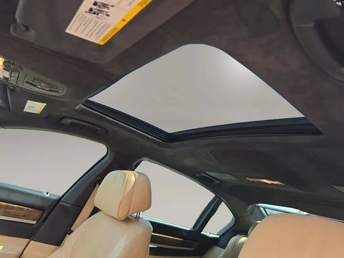 Used 2015 BMW 750Li RWD image 16