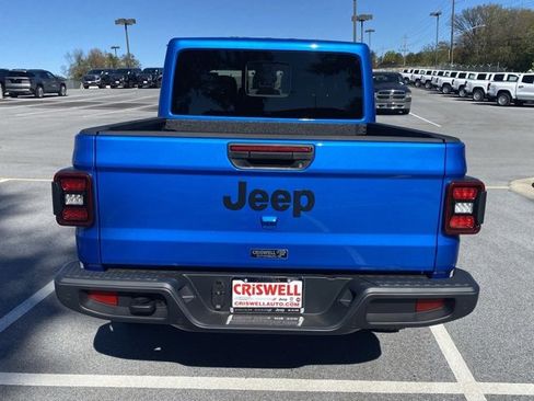 New 2025 Jeep Gladiator Sport image 6