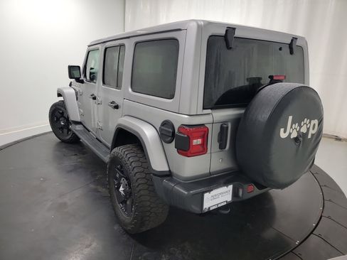 Used 2018 Jeep Wrangler Unlimited Sahara image 6