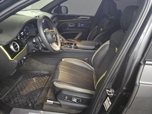 Used 2023 Bentley Bentayga Extended Wheelbase AWD/4WD image 2