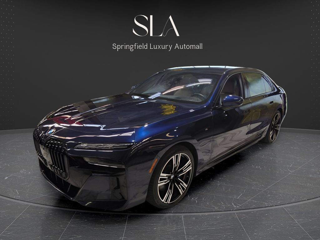 Used 2023 BMW 760i xDrive w/ Executive Package AWD/4WD image 4