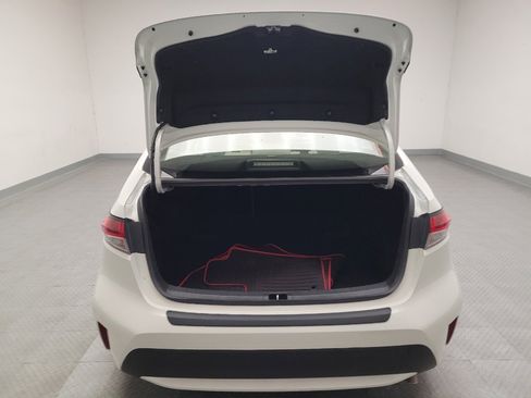 Used 2021 Toyota Corolla LE image 29