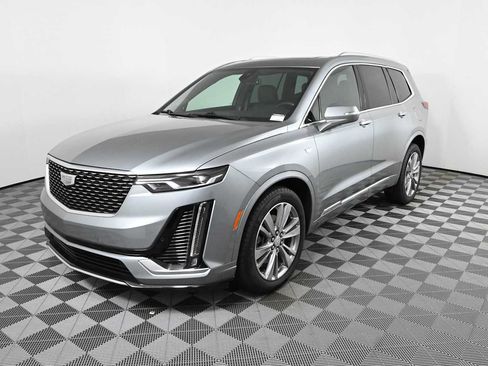 Used 2024 Cadillac XT6 Premium Luxury FWD image 2