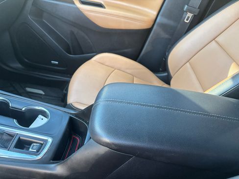 Used 2019 Chevrolet Equinox Premier image 11