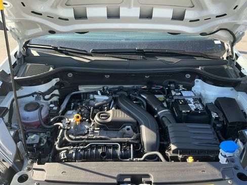 Certified 2025 Volkswagen Taos SEL w/ Black Wheel Plus Package image 20