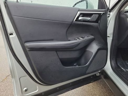 Used 2024 Mitsubishi Outlander SE image 18