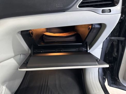 Used 2019 Jeep Cherokee Limited image 60