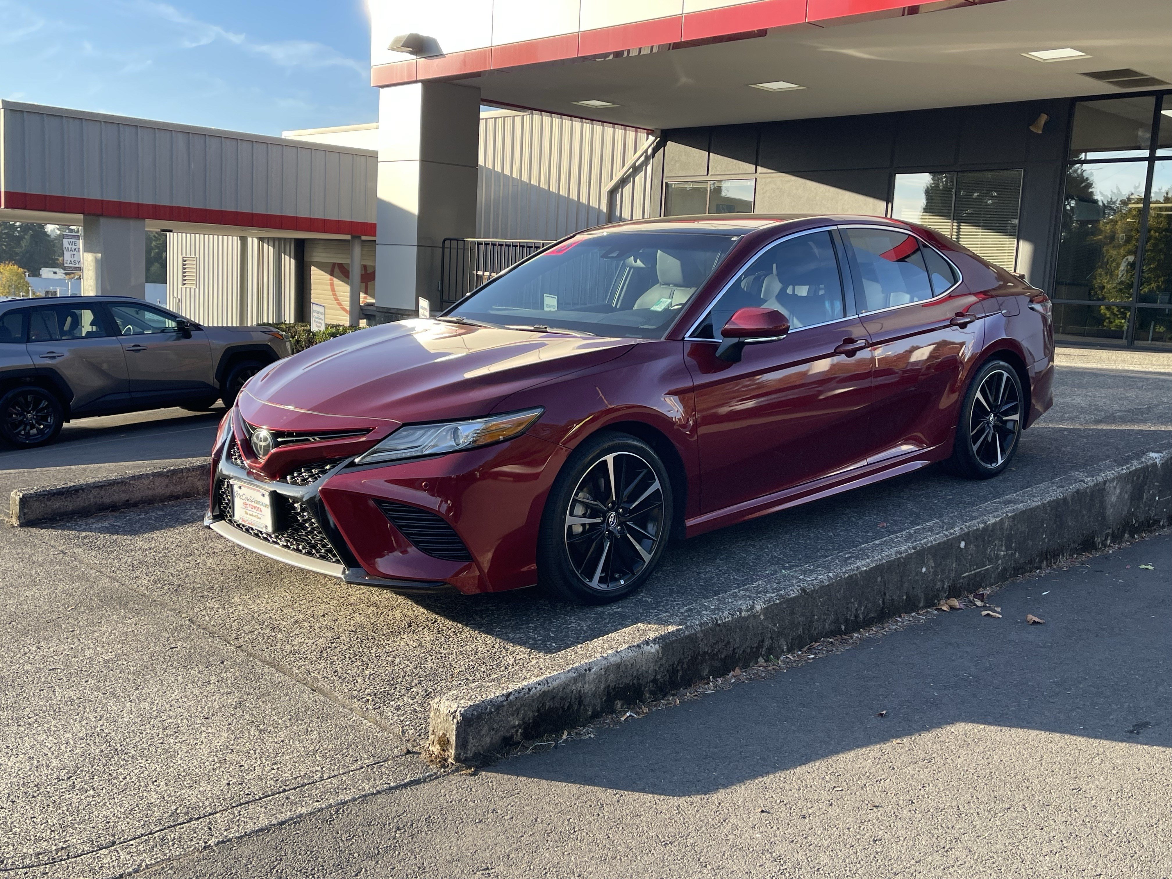 Used 2018 Toyota Camry XSE FWD image 4