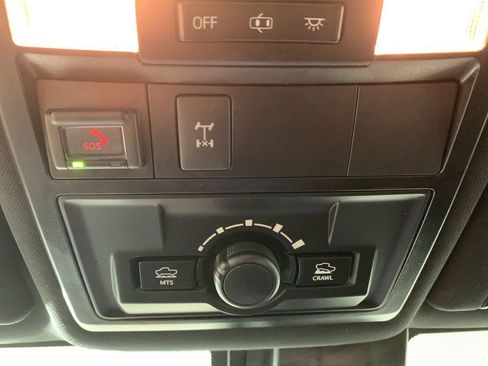 Used 2020 Toyota Tacoma TRD Off-Road w/ Technology Package AWD/4WD image 22