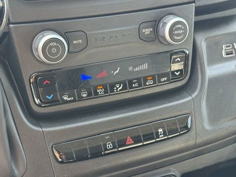 Used 2025 RAM ProMaster 2500 w/ Convenience Group FWD image 17