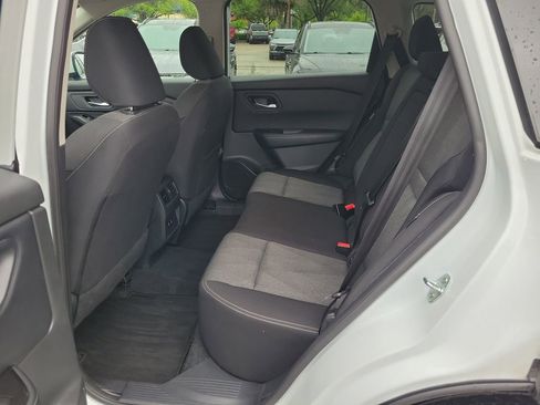 Used 2025 Nissan Rogue SV AWD/4WD image 11