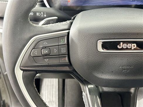 Used 2023 Jeep Grand Cherokee L Laredo image 22