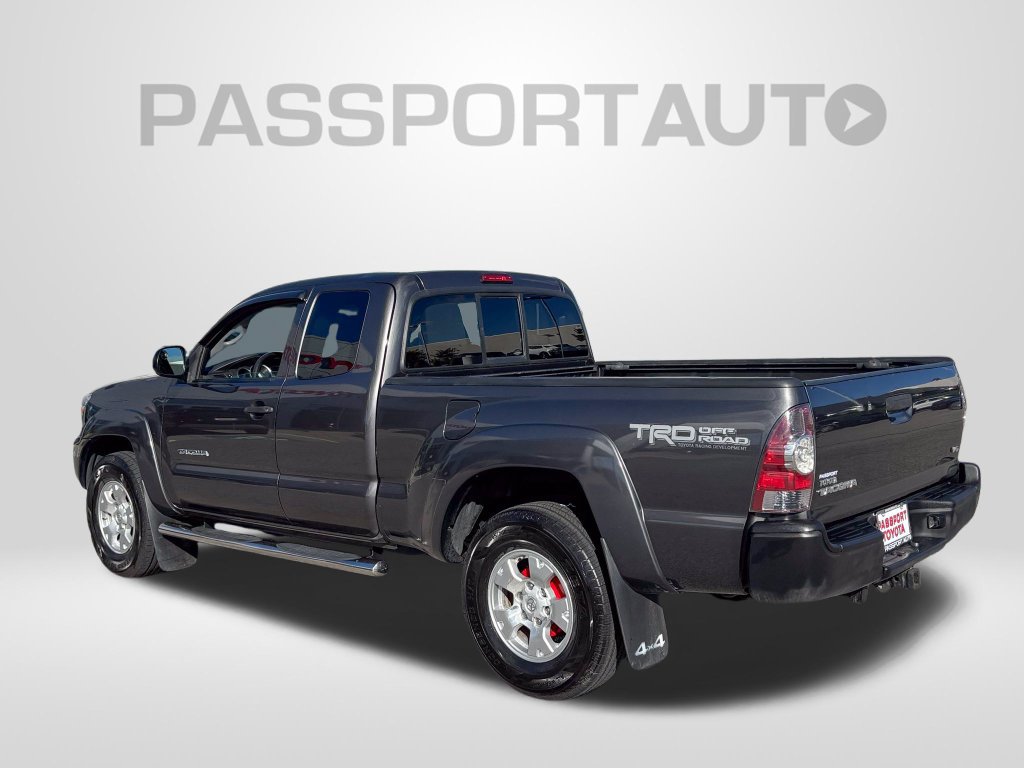 Used 2013 Toyota Tacoma 4x4 Access Cab V6 w/ TRD Off-Road Pkg image 4