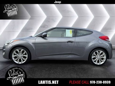 Used 2012 Hyundai Veloster w/ Style Pkg image 3