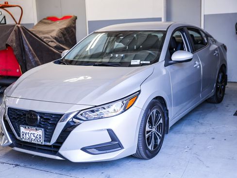 Used 2021 Nissan Sentra SV FWD image 2