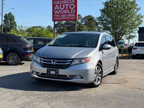 Used 2016 Honda Odyssey Touring Elite image 3