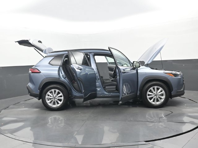 Used 2026 Toyota Corolla Cross LE w/ Moonroof Package FWD image 31