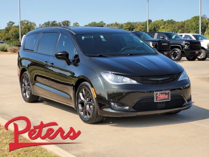 Used 2020 Chrysler Pacifica Touring-L Plus w/ Advanced Safetytec Group