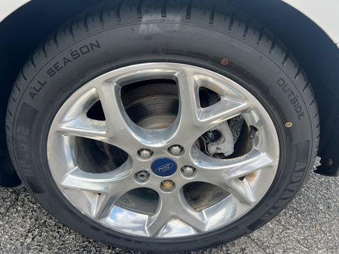 Used 2014 Ford Focus Titanium FWD image 37