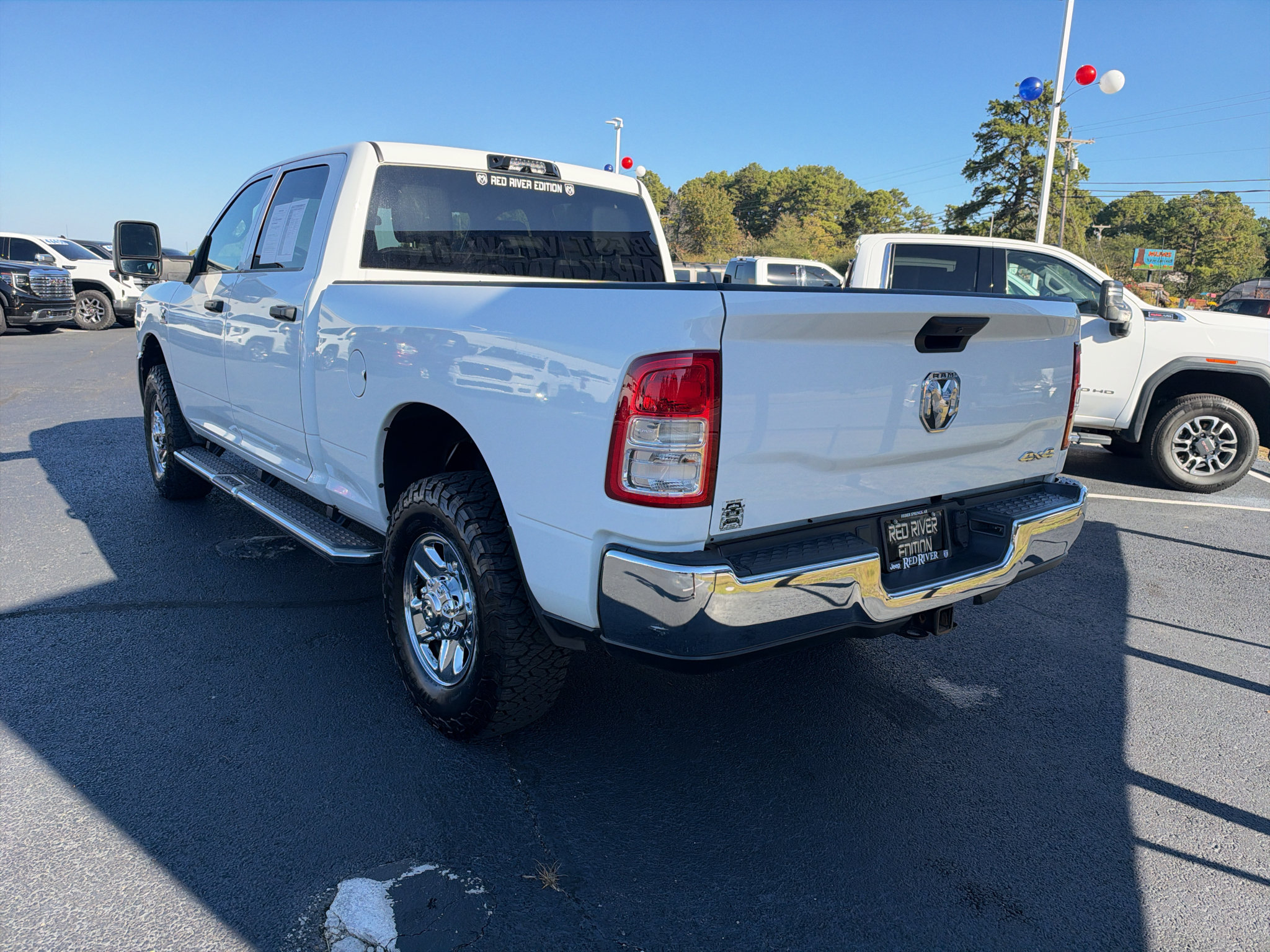 Used 2024 RAM 3500 Tradesman w/ Chrome Appearance Group AWD/4WD image 7
