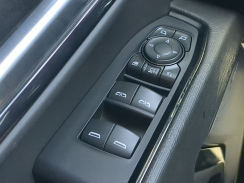 Used 2024 GMC Sierra 2500 AT4X image 23