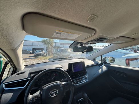 Used 2025 Toyota Corolla LE image 34