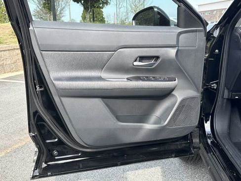 New 2026 Nissan Kicks SV FWD image 12