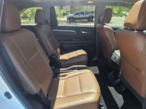 Used 2019 Toyota Highlander Limited Platinum AWD/4WD image 44