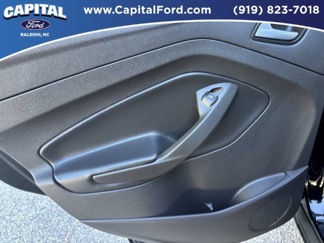 Used 2017 Ford Escape SE w/ SE Sport Appearance Package FWD image 17