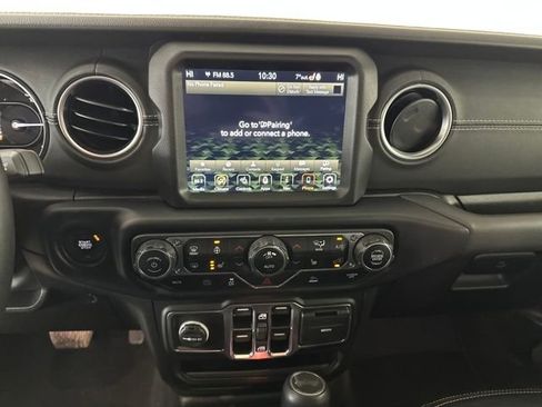 Used 2023 Jeep Wrangler Unlimited Sahara w/ Cold Weather Group image 21