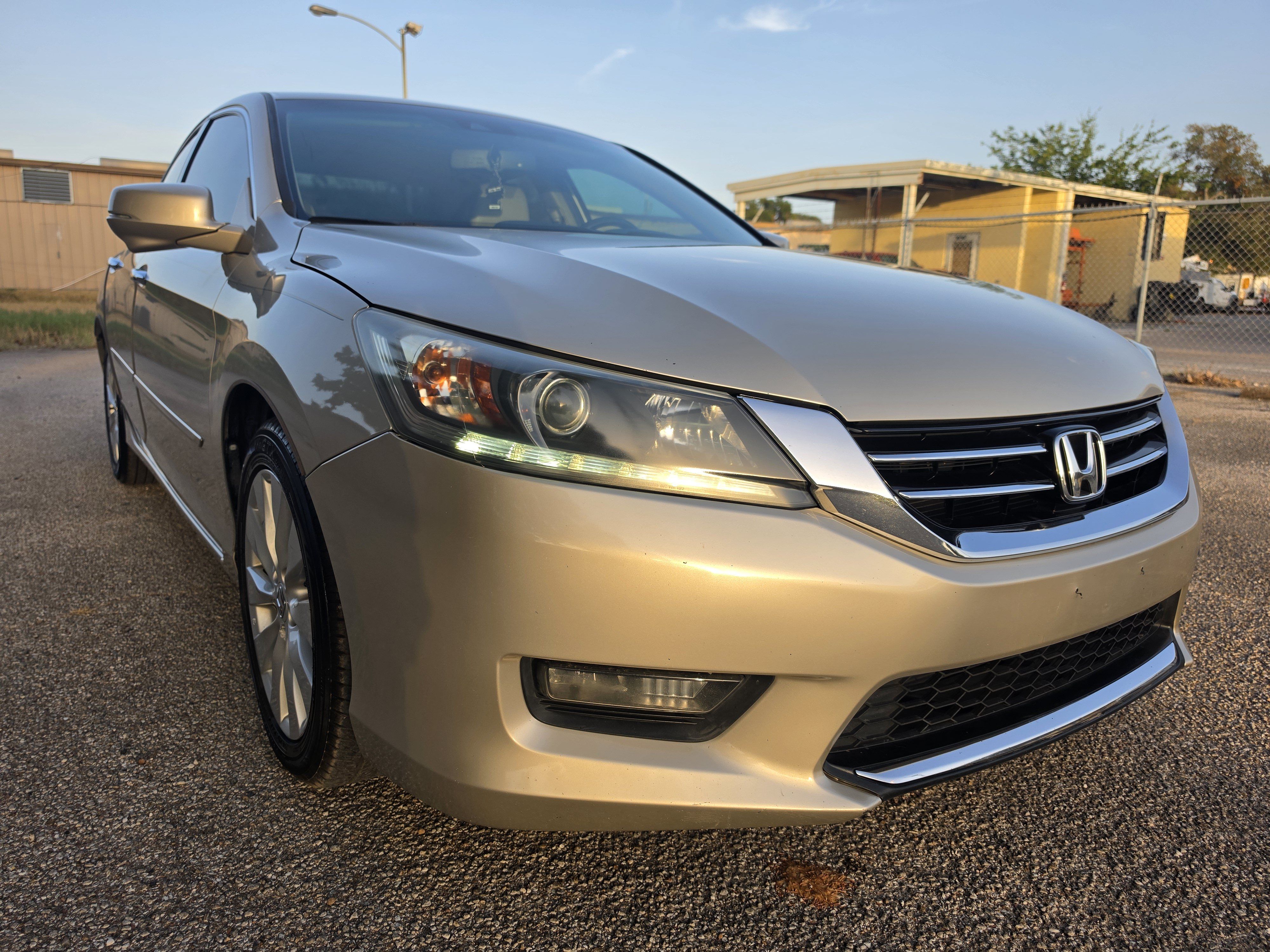 Used 2015 Honda Accord EX-L image 1