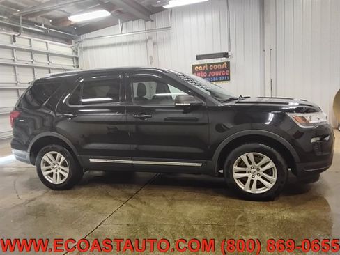 Used 2019 Ford Explorer XLT w/ Equipment Group 201A AWD/4WD image 2