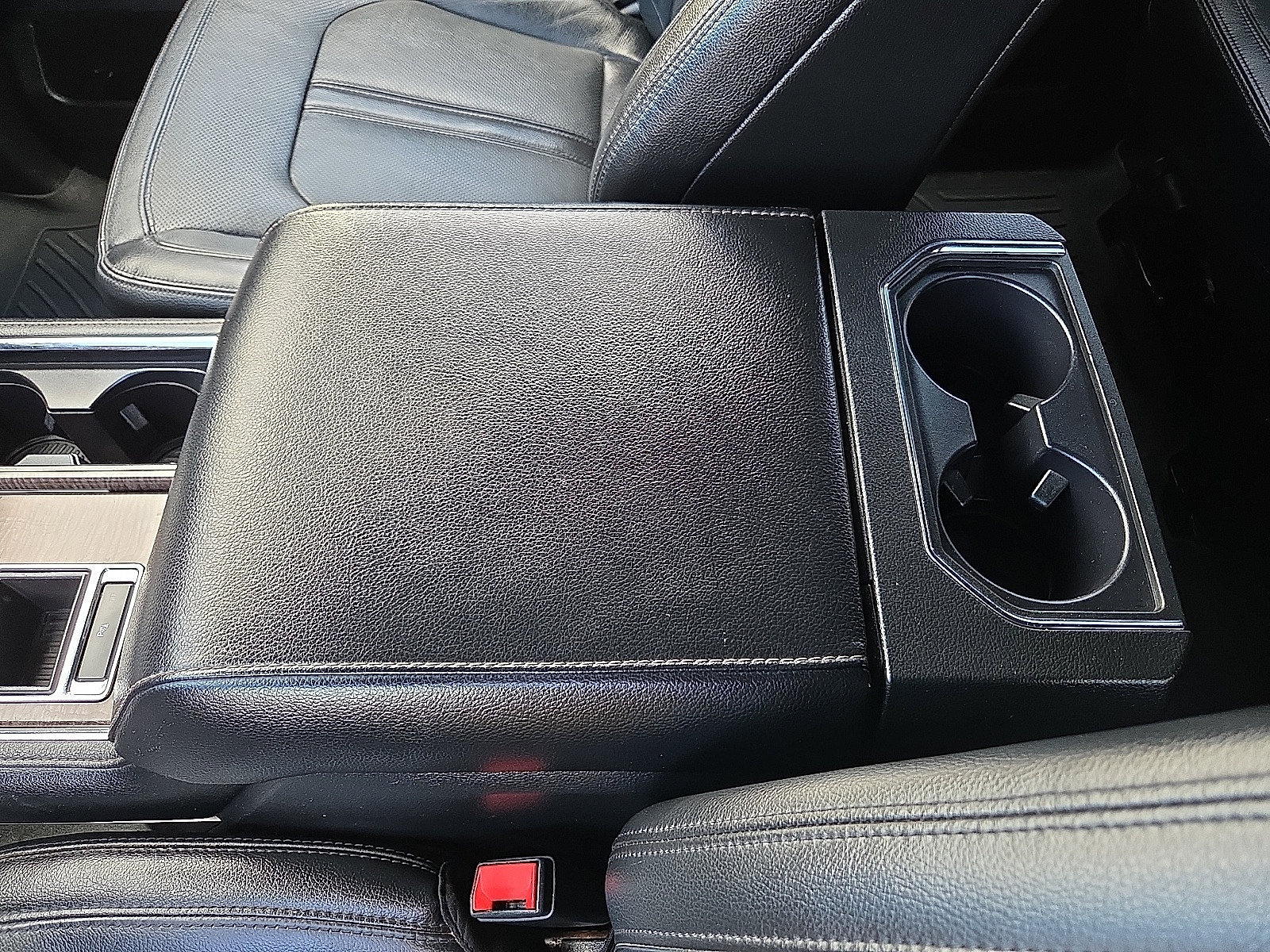Used 2019 Ford Expedition Limited RWD image 16