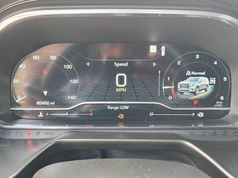 Used 2022 GMC Yukon AT4 AWD/4WD image 17
